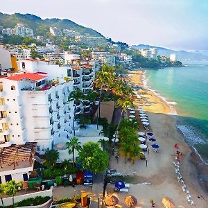 Emperador Vallarta Beachfront Hotel&Suites